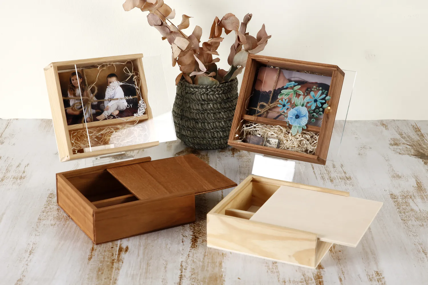 Cajas de madera con hueco