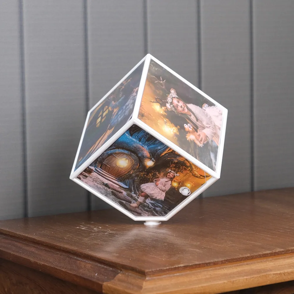 Cubo Giratorio de Navidad